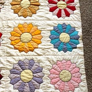 Antique Handmade Dresdan Plate Quilt Beautiful Colors Full / Double
